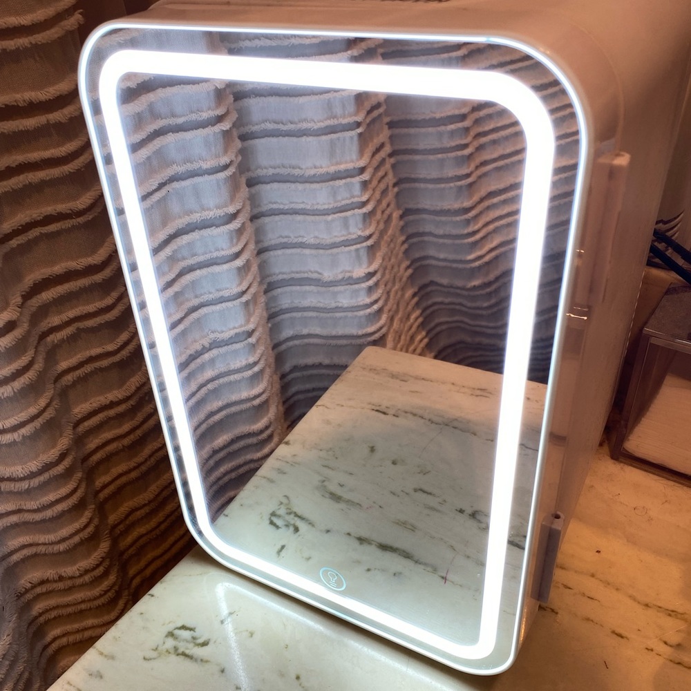 LED Mini Refrigerator